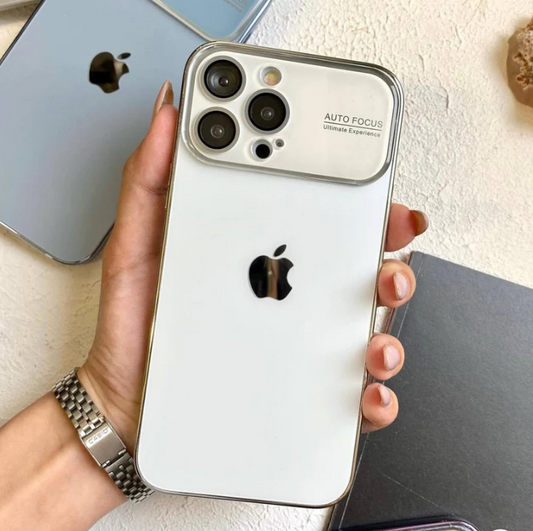 Große Handyhülle mit Sichtfenster und Schutzlinse für iPhone